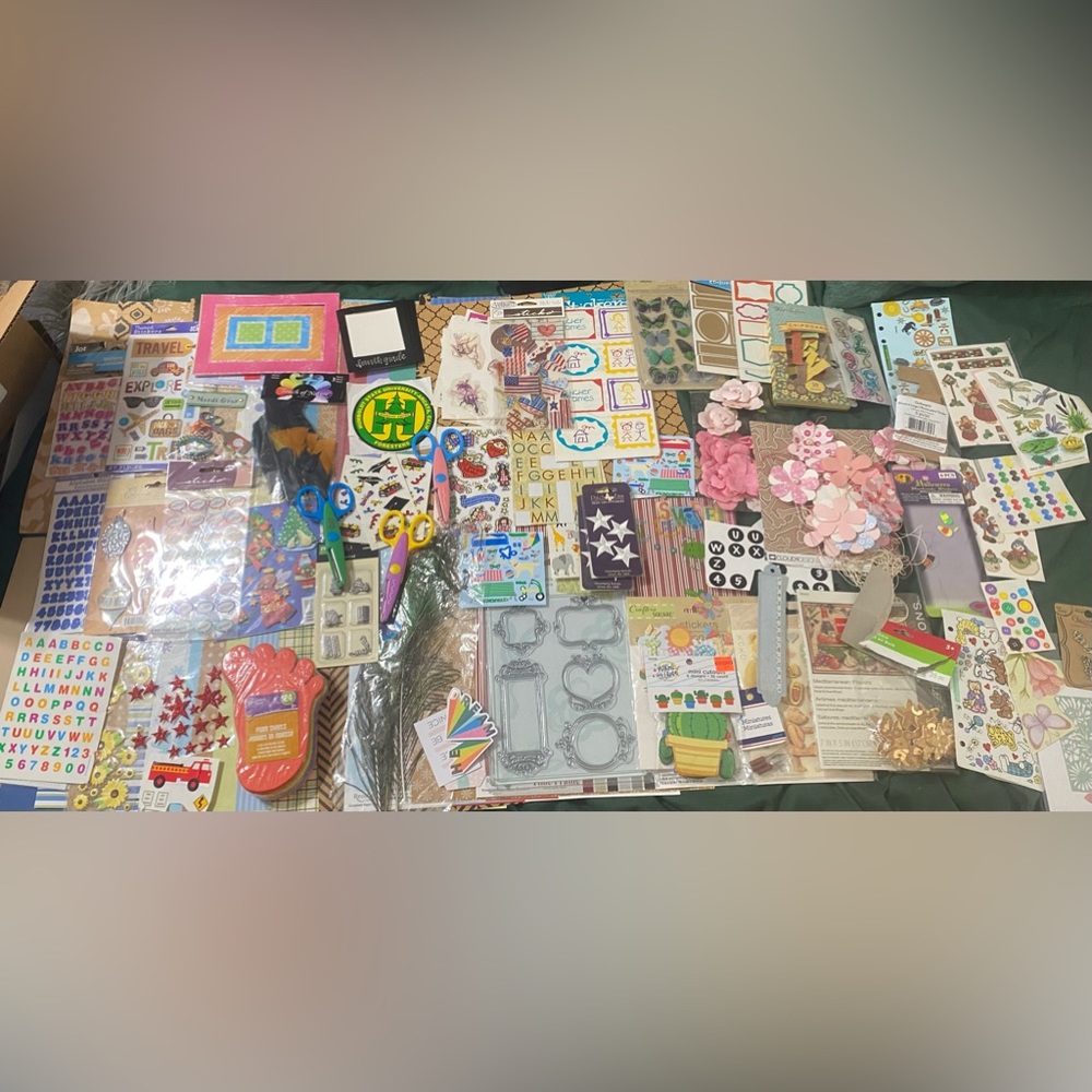 Scrapbooking Lot